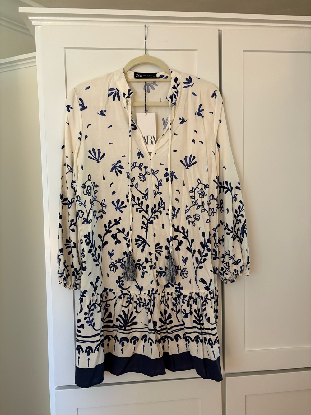 Zara Women’s Cream and Navy Floral Mini Dress